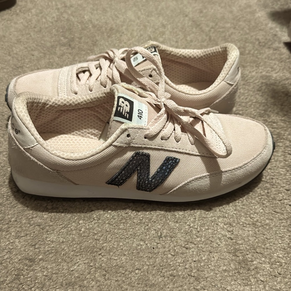 Women’s pink new balance 410